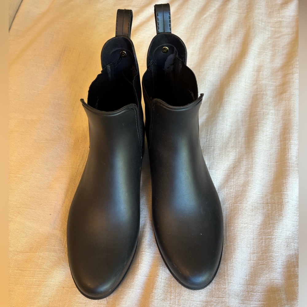 Sam Edelman Black Women’s Chelsea Rain Boots